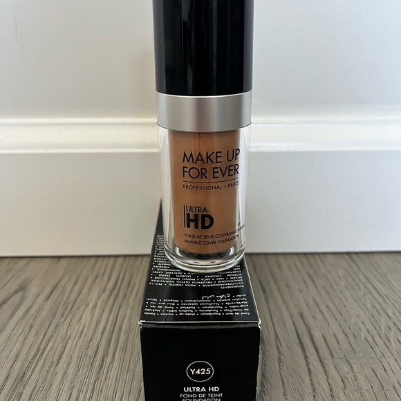 Make up for Ever Ultra Hd Invisible Cover
Foundation Y425 - Honey - Picture 4 of 4